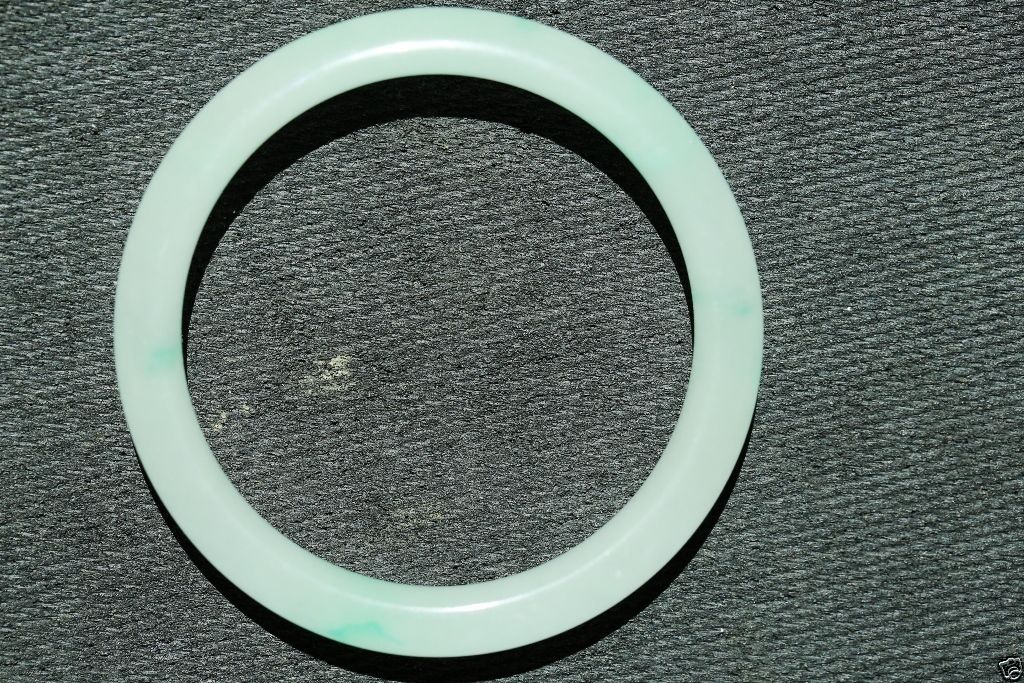 Jade030 jade bangle interior diameter 60MM outside diameter 73MM