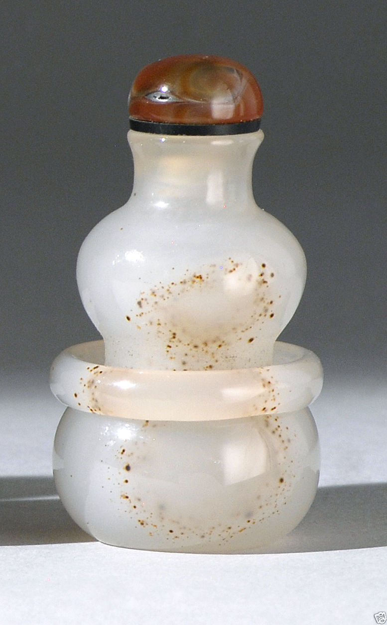 S015 Estate Chinese well-carved white agate snuff bottle 19th/20